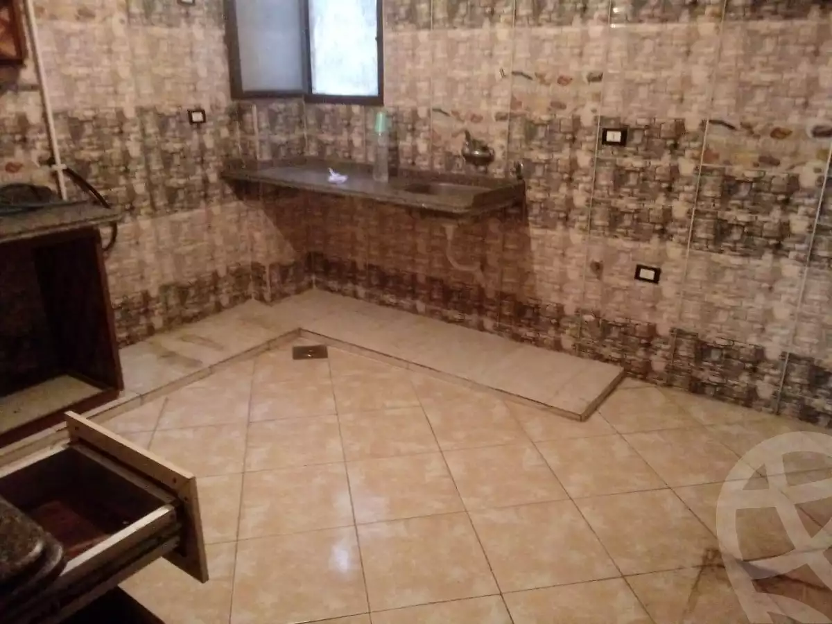 https://aqarmap.com.eg/en/listing/5685504-for-rent-alexandria-l-jmy-el-kilo-21