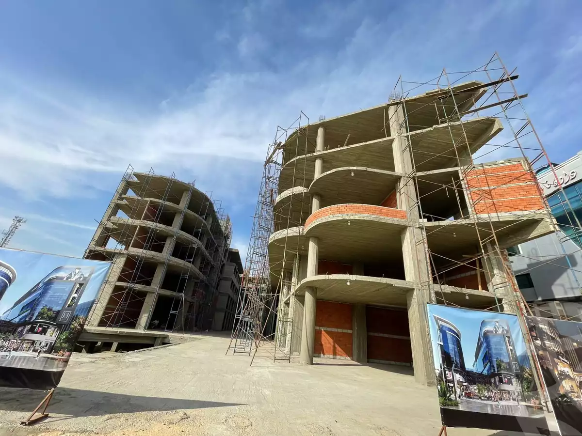 https://aqarmap.com.eg/en/listing/5688595-for-sale-cairo-el-sheikh-zayed-city-compounds-101-mall