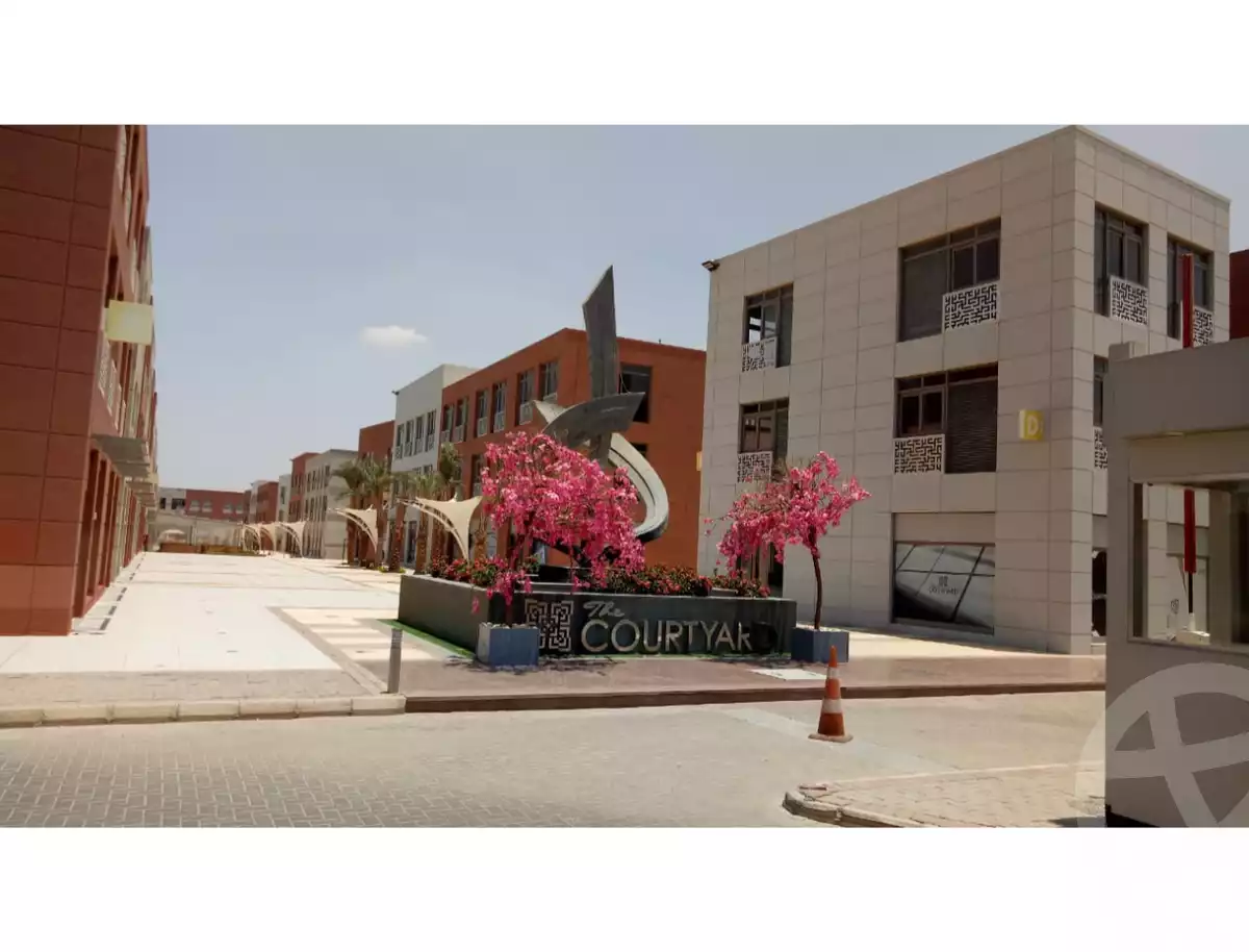 https://aqarmap.com.eg/en/listing/5692511-for-rent-cairo-el-sheikh-zayed-city-compounds-the-courtyard-mall-dorra
