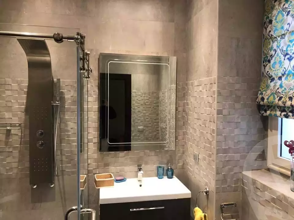 https://aqarmap.com.eg/en/listing/5706240-for-sale-cairo-el-sheikh-zayed-city-compounds-meadows-park