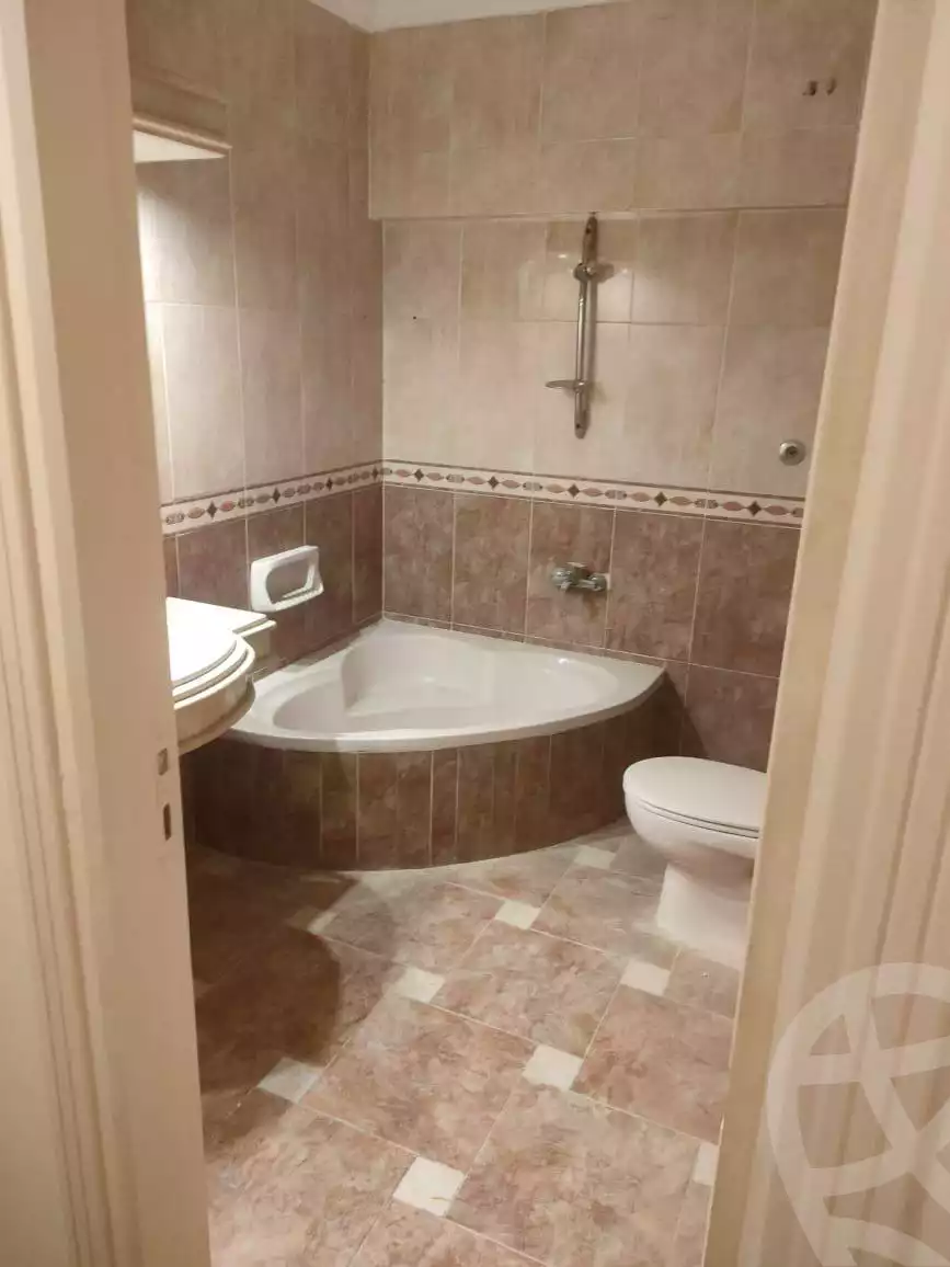 https://aqarmap.com.eg/en/listing/5706703-for-sale-alexandria-ganaklis-shr-bw-qyr-tryq-lhry