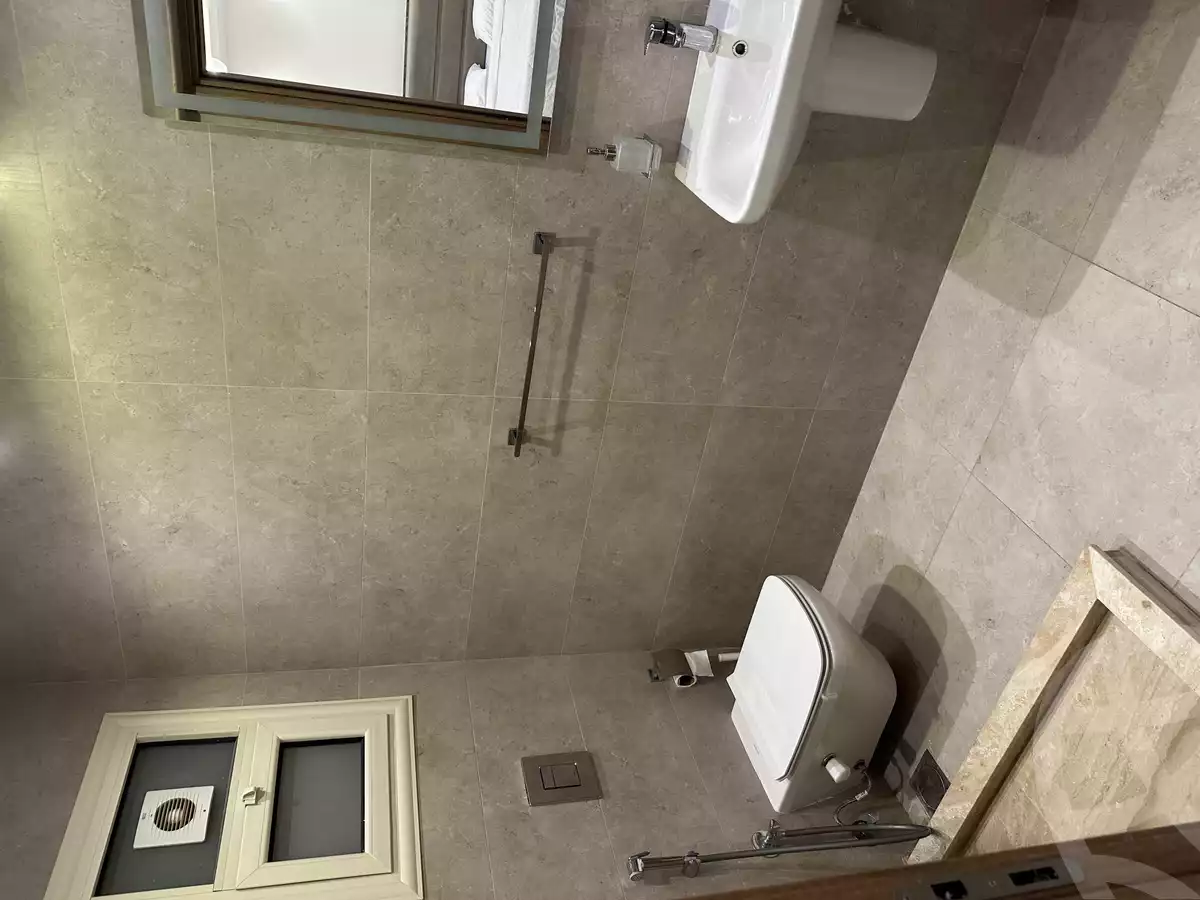 https://aqarmap.com.eg/en/listing/5714722-for-rent-cairo-new-cairo-lrhb-city-phase-1-ahmed-rami-st