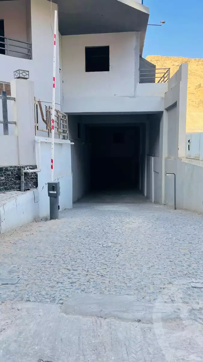 https://aqarmap.com.eg/ar/listing/5715677-for-sale-cairo-mokattam-el-hadabah-el-wosta-el-mantaqa-el-talta-al-rawda-resort-road