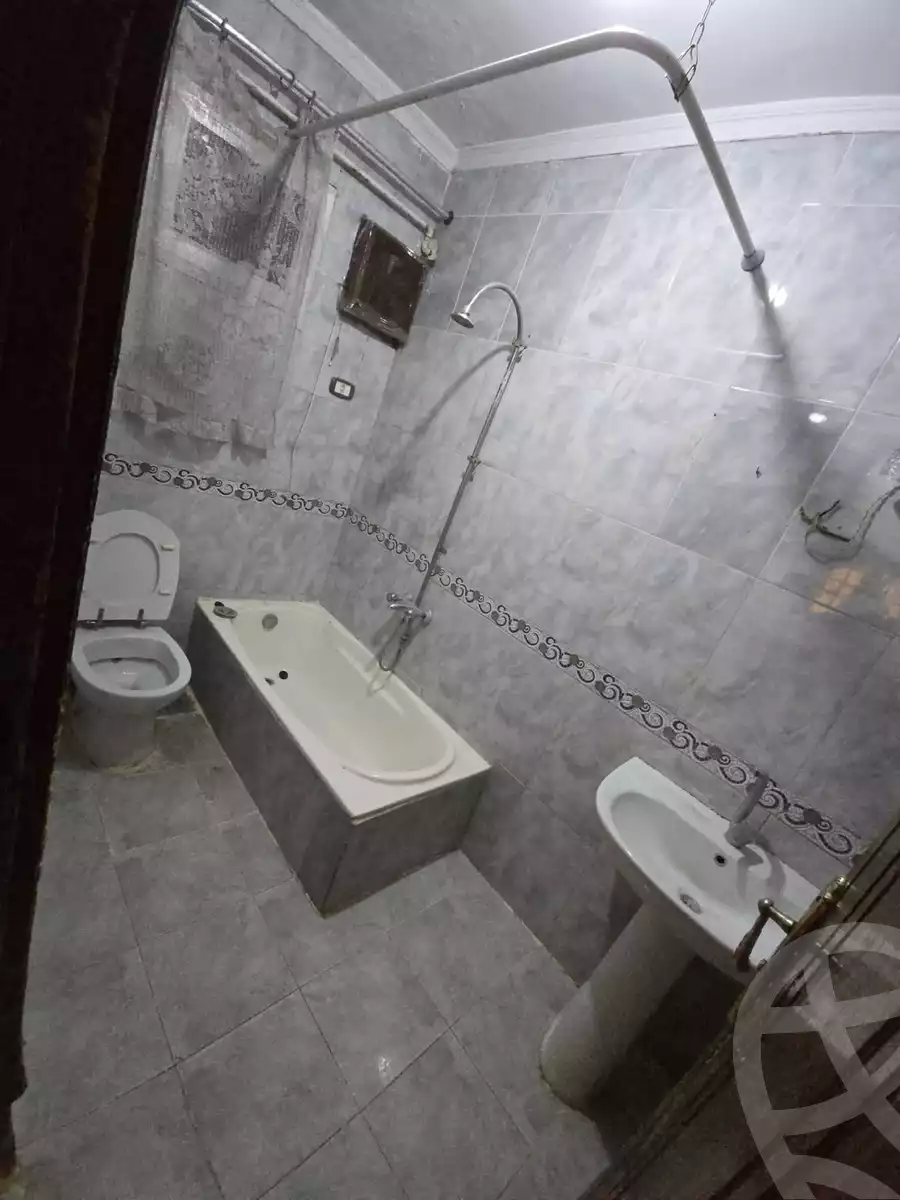 https://aqarmap.com.eg/en/listing/5720380-for-sale-cairo-helwan-helwan-el-sharkeya-mostafa-safwat-st