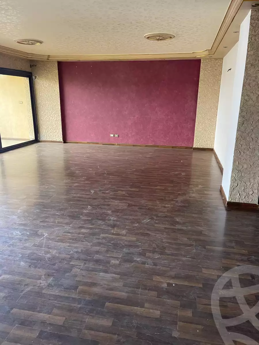 https://aqarmap.com.eg/ar/listing/5731321-for-rent-cairo-new-cairo-lrhb-city-phase-5-talaat-mostafa-st