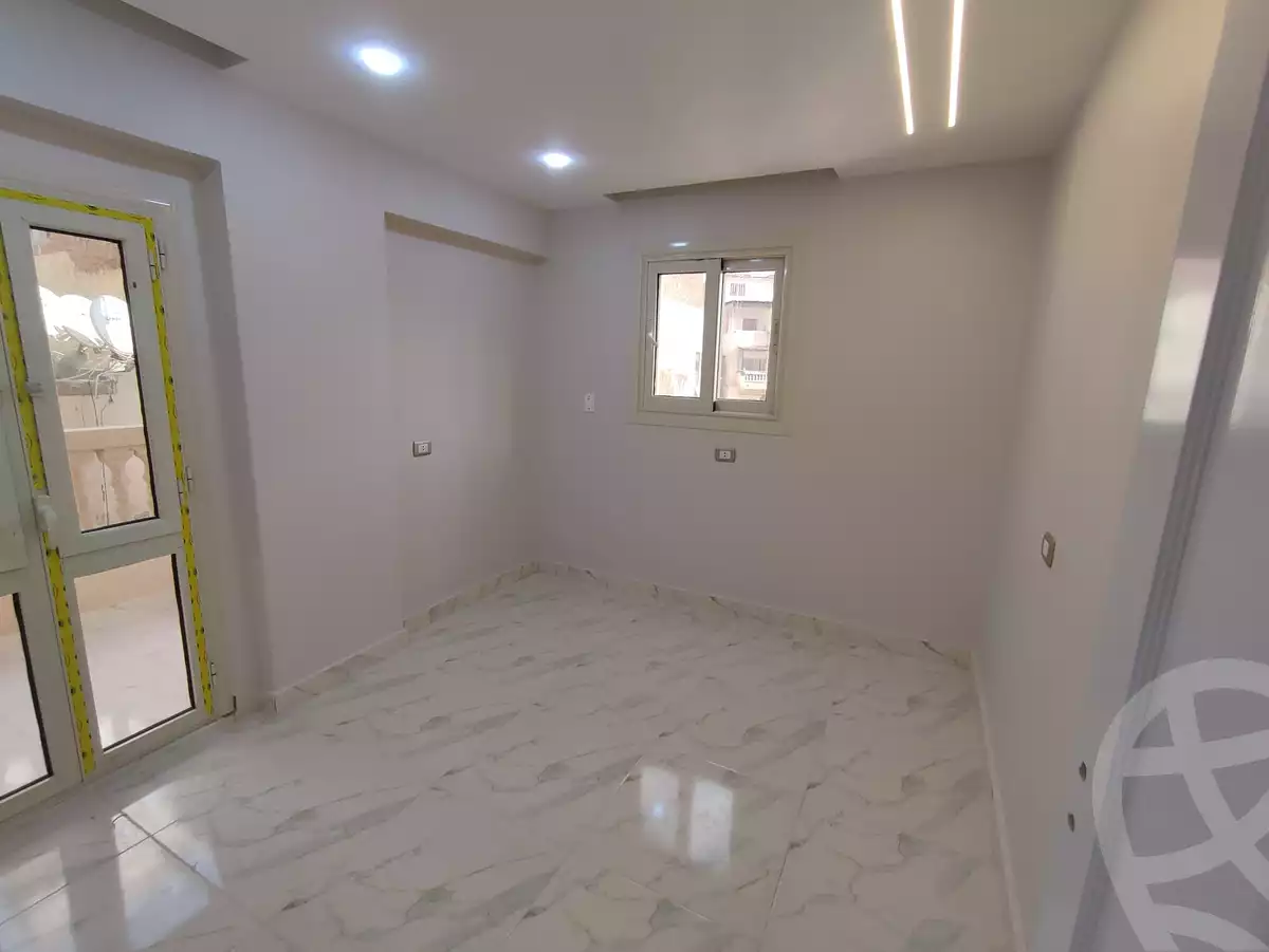 https://aqarmap.com.eg/ar/listing/5736474-for-sale-alexandria-miami-khld-bn-lwlyd