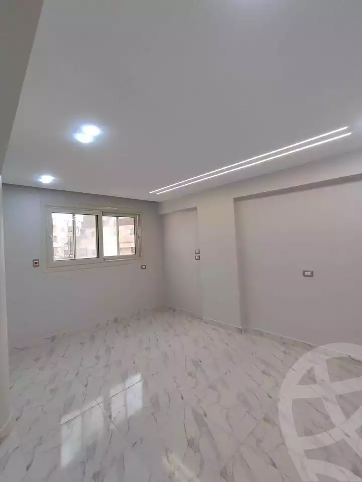 https://aqarmap.com.eg/ar/listing/5738083-for-sale-alexandria-miami-khld-bn-lwlyd