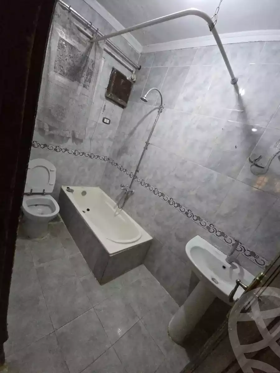 https://aqarmap.com.eg/en/listing/5749743-for-sale-cairo-helwan-helwan-el-sharkeya-mostafa-safwat-st