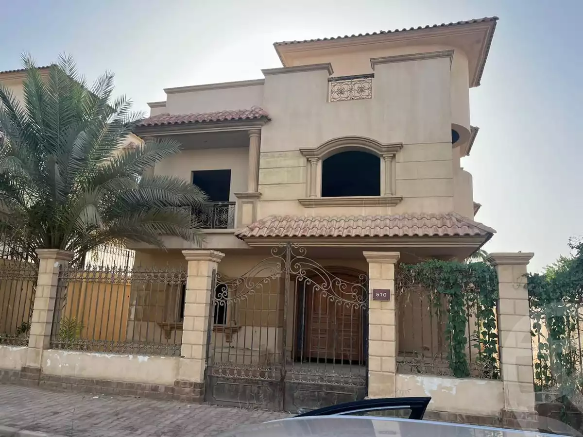 https://aqarmap.com.eg/en/listing/5753305-for-sale-cairo-el-sheikh-zayed-city-compounds-royal-city