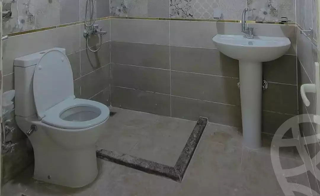 https://aqarmap.com.eg/ar/listing/5765912-for-sale-alexandria-l-jmy-lbytsh-bianchiii