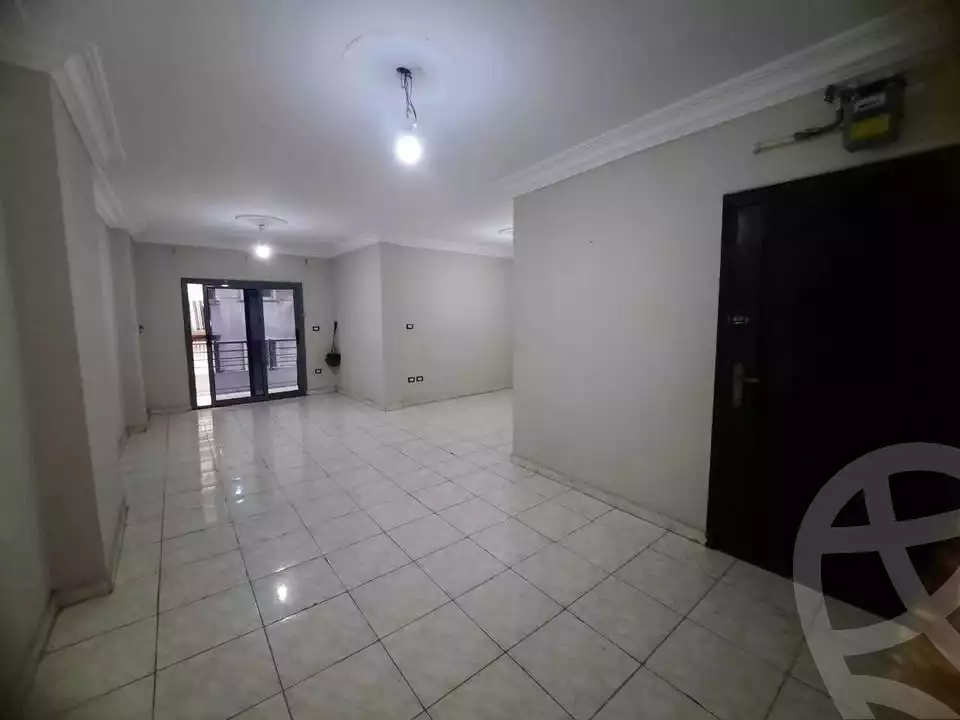 https://aqarmap.com.eg/ar/listing/5775043-for-sale-alexandria-sydy-bshr-sydy-bshr-bhry-shr-mhmwd-l-yswy