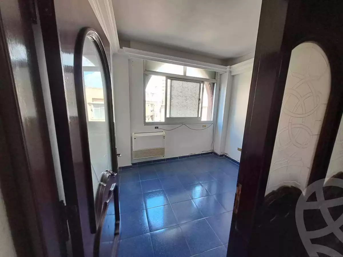 https://aqarmap.com.eg/ar/listing/5775832-for-rent-alexandria-mht-lrml-al-akbat-church-st
