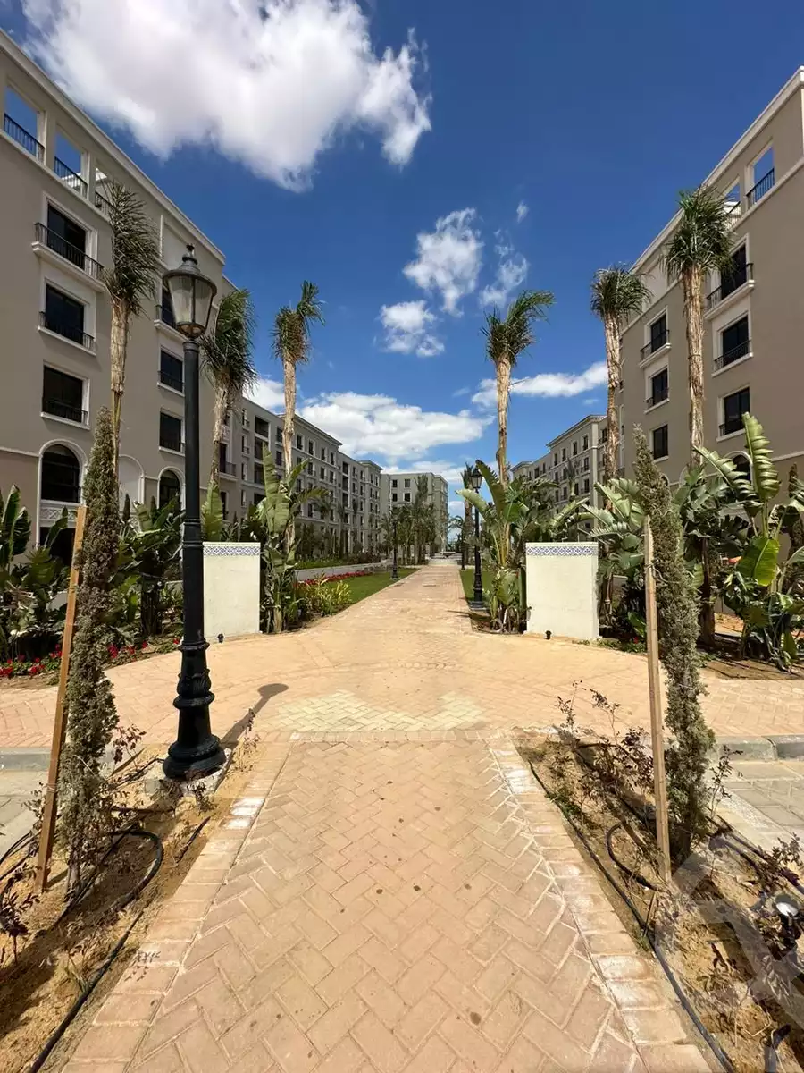 https://aqarmap.com.eg/ar/listing/5785078-for-sale-cairo-el-sheikh-zayed-city-compounds-kmbwnd-fyldj-wyst-dr-llttwyr