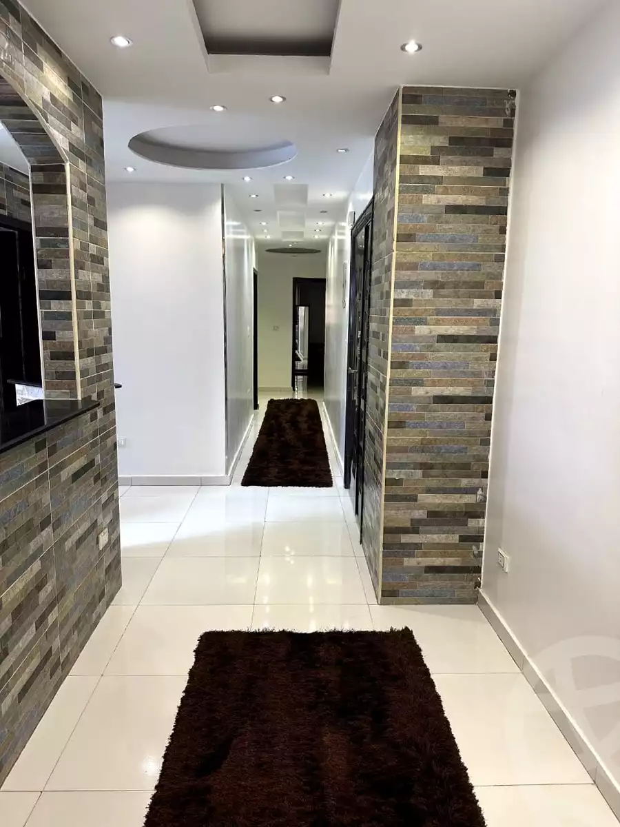 https://aqarmap.com.eg/ar/listing/5792211-for-rent-cairo-el-mohandesen-meet-oqbah-esraa-al-malmin-st