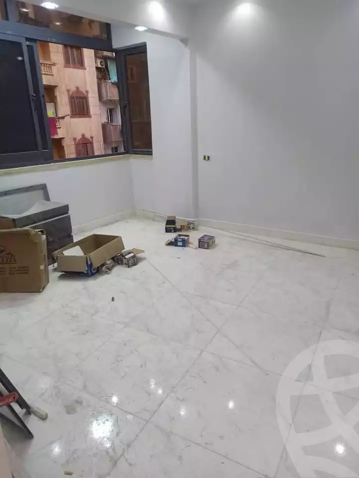 https://aqarmap.com.eg/en/listing/5792896-for-rent-alexandria-shds