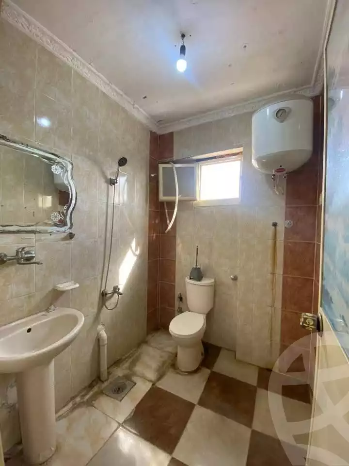 https://aqarmap.com.eg/ar/listing/5804371-for-sale-alexandria-l-jmy-lbytsh-el-zohour-st