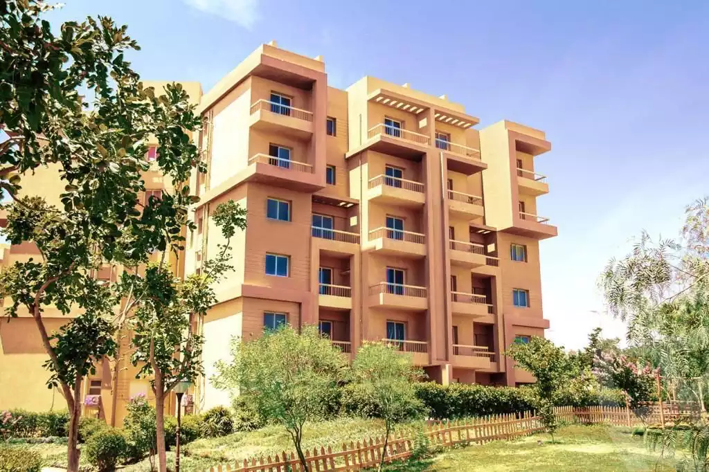 https://aqarmap.com.eg/en/listing/5814767-for-sale-cairo-6th-of-october-hadaeq-october-kmbwnd-fy-hdyq-ktwbr-ashgar-city