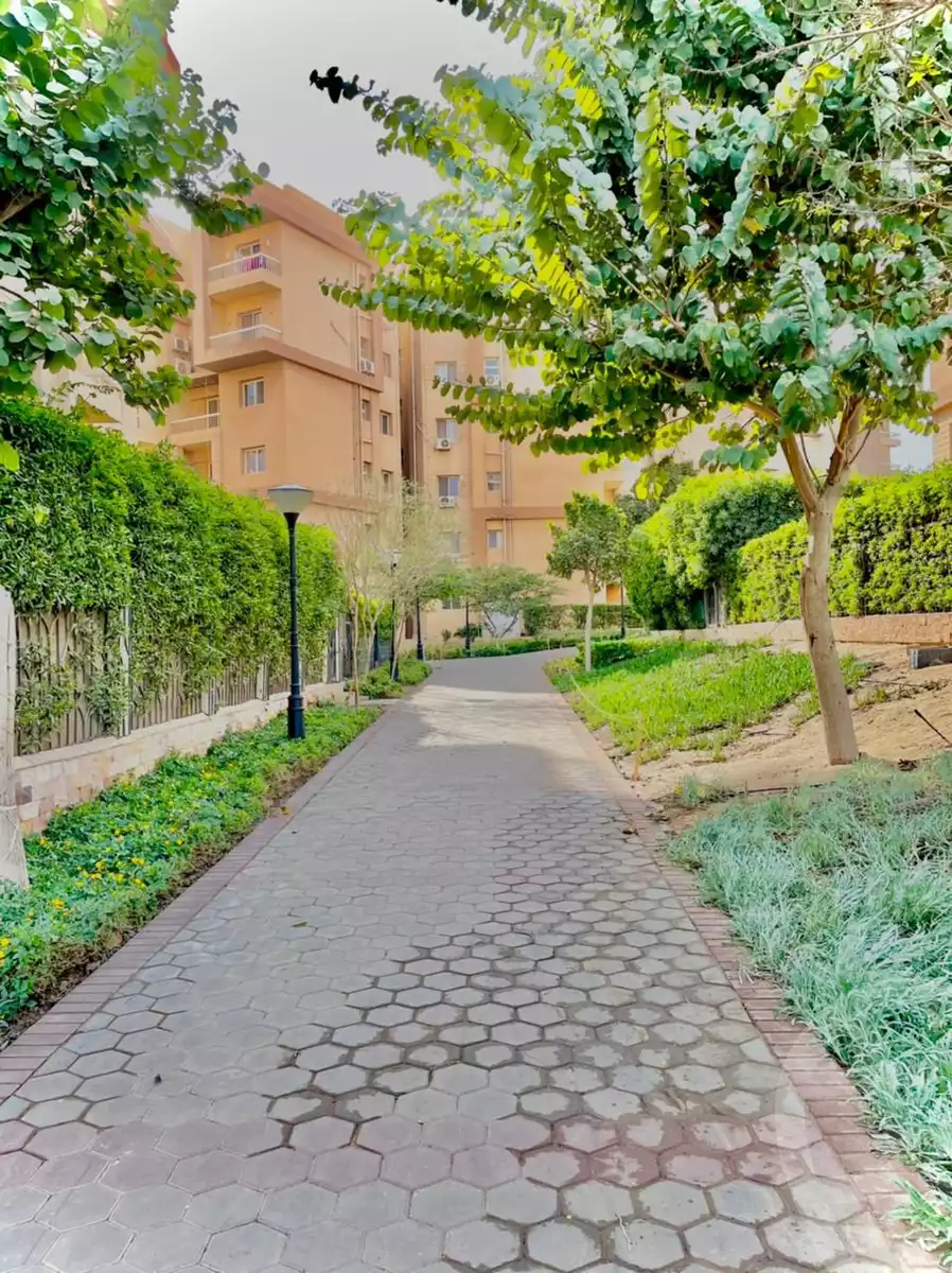 https://aqarmap.com.eg/en/listing/5814767-for-sale-cairo-6th-of-october-hadaeq-october-kmbwnd-fy-hdyq-ktwbr-ashgar-city