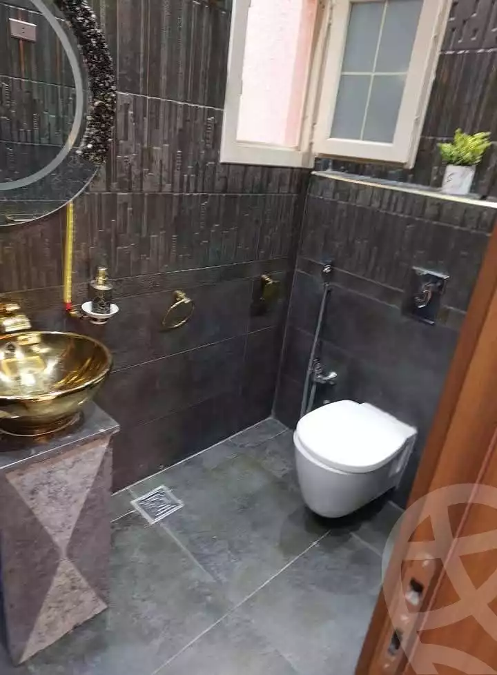 https://aqarmap.com.eg/en/listing/5824821-for-sale-sharqia-zagazig-zagazig-city-tolba-awaida-st