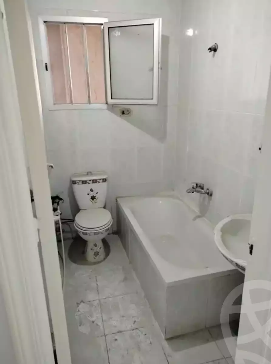 https://aqarmap.com.eg/en/listing/5827003-for-sale-alexandria-zezenia-ibrahim-el-attar-st