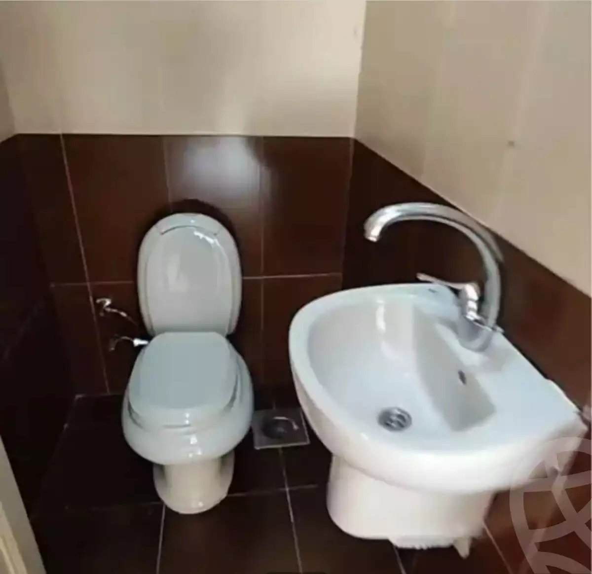https://aqarmap.com.eg/ar/listing/5828893-for-rent-alexandria-ganaklis-shr-bw-qyr-tryq-lhry