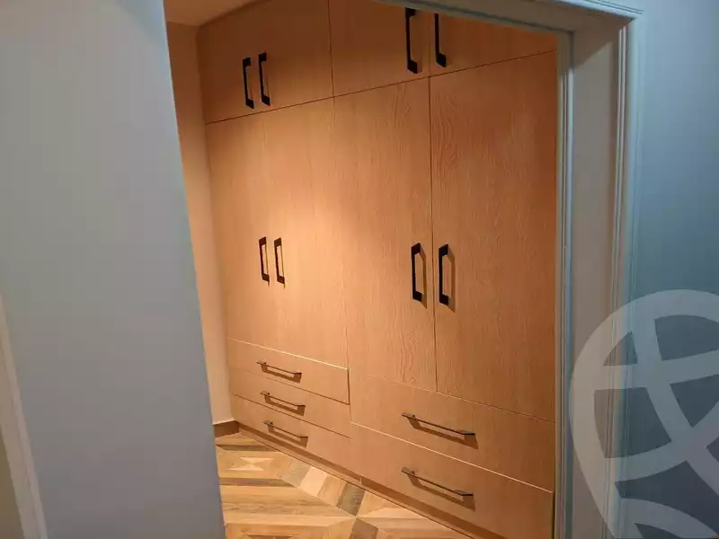 https://aqarmap.com.eg/en/listing/5835795-for-sale-cairo-el-sheikh-zayed-city-compounds-zayed-regency