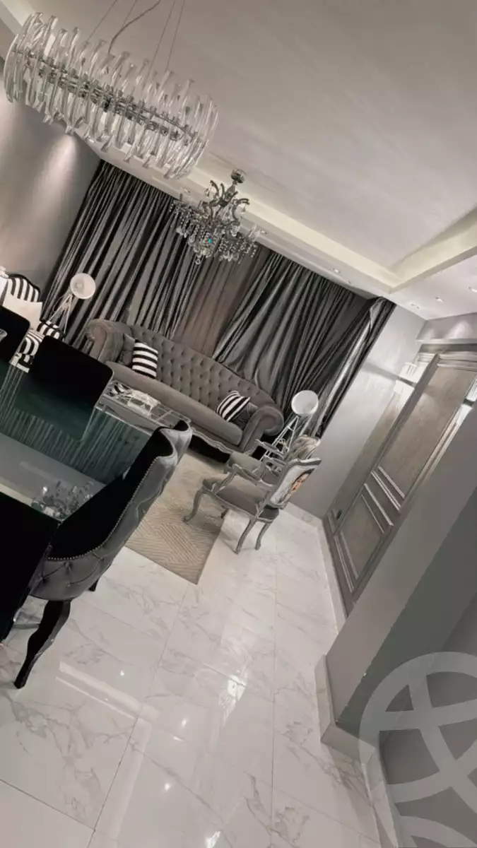 https://aqarmap.com.eg/ar/listing/5841403-for-sale-cairo-new-cairo-compounds-el-koronfel-heights