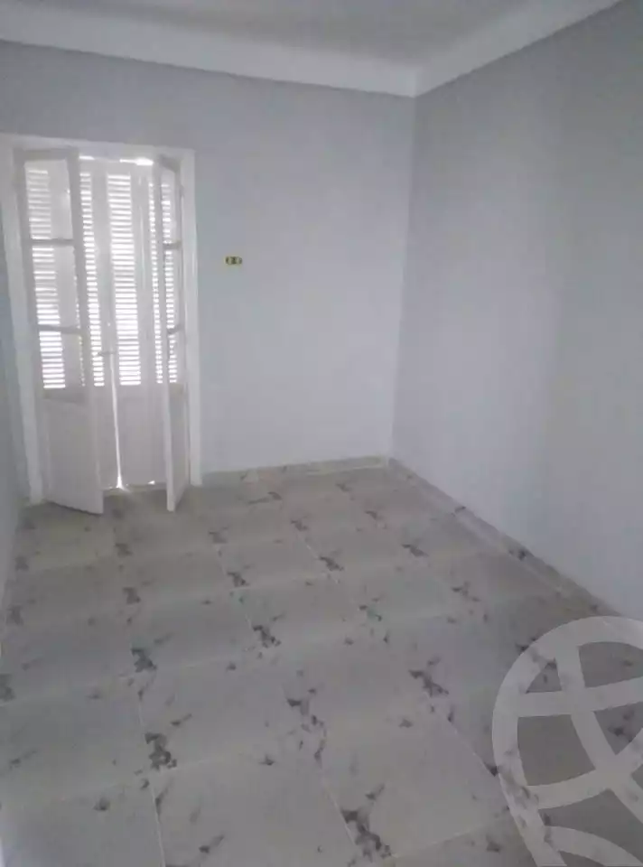 https://aqarmap.com.eg/ar/listing/5845916-for-sale-alexandria-krmwz
