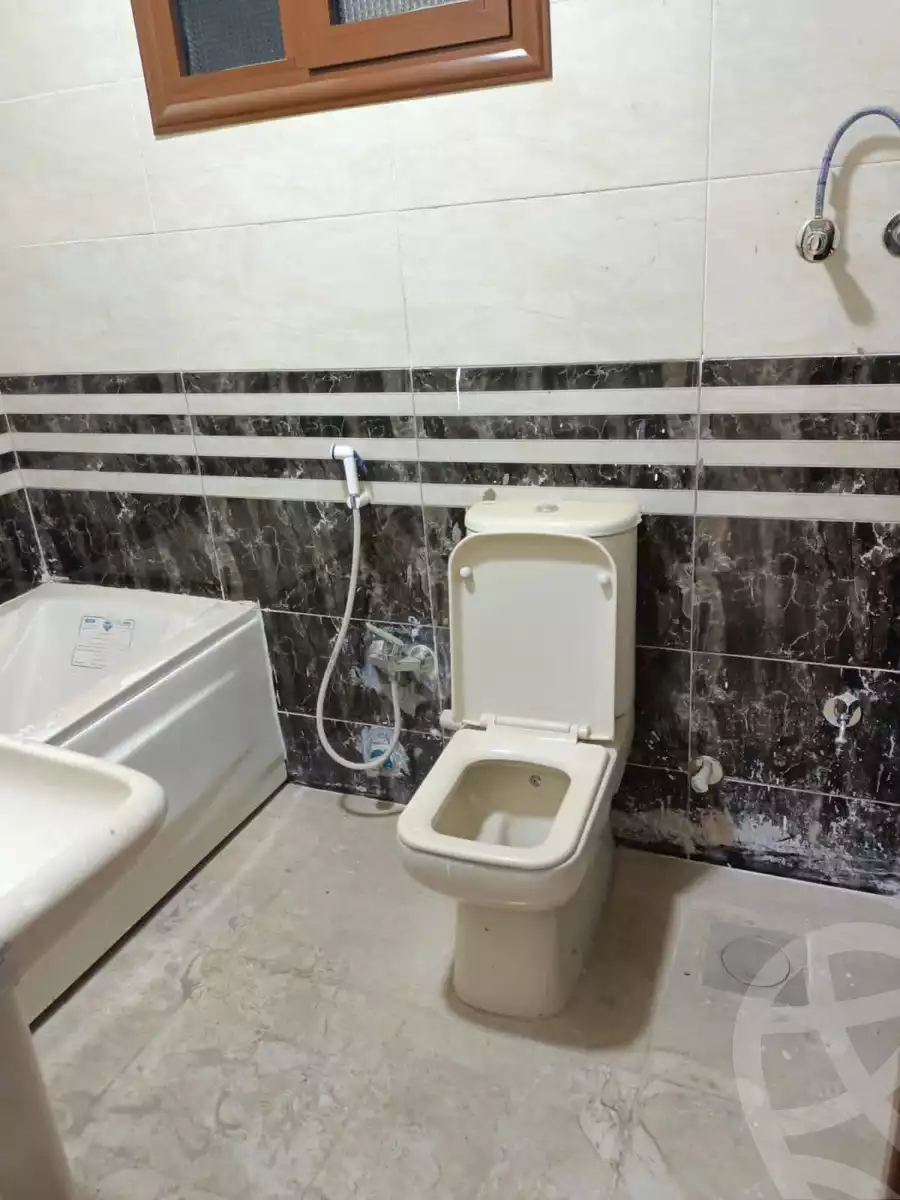 https://aqarmap.com.eg/en/listing/5849885-for-rent-cairo-helwan-kwrnysh-hlwn