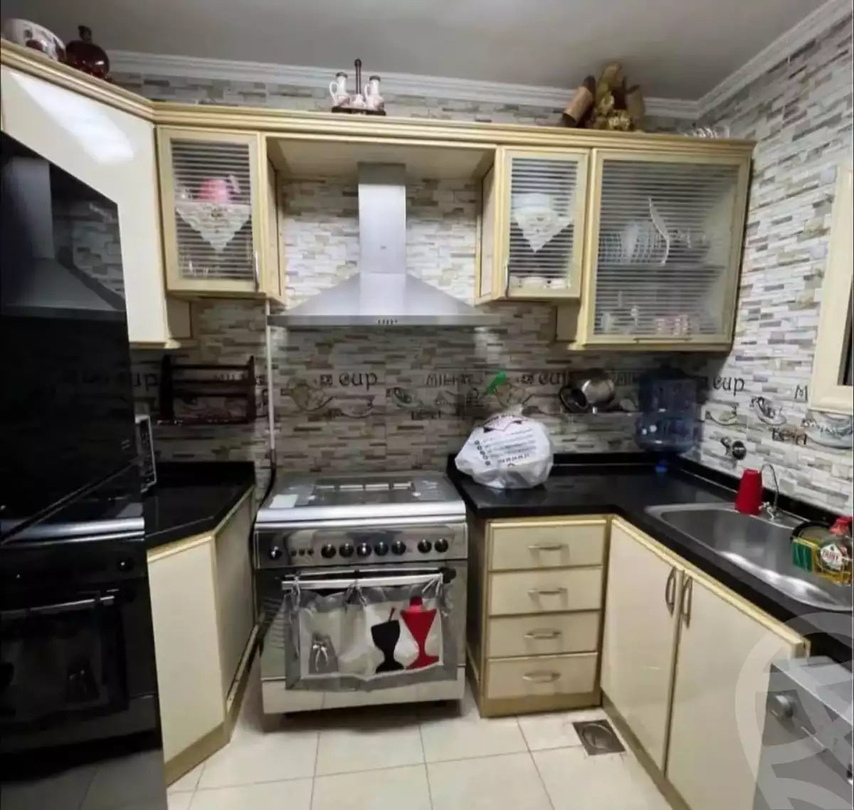 https://aqarmap.com.eg/en/listing/5850132-for-sale-alexandria-camp-cesar-port-said-street