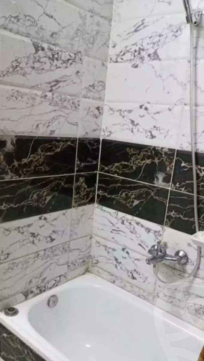 https://aqarmap.com.eg/en/listing/5853270-for-sale-cairo-helwan-helwan-el-sharkeya-borhan-st
