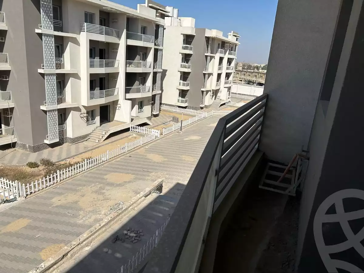 https://aqarmap.com.eg/en/listing/5854330-for-sale-cairo-el-sheikh-zayed-city-compounds-el-khamayel