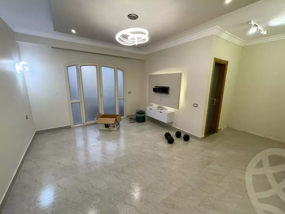 https://aqarmap.com.eg/en/listing/5861898-for-rent-cairo-new-cairo-compounds-royal-lagoon