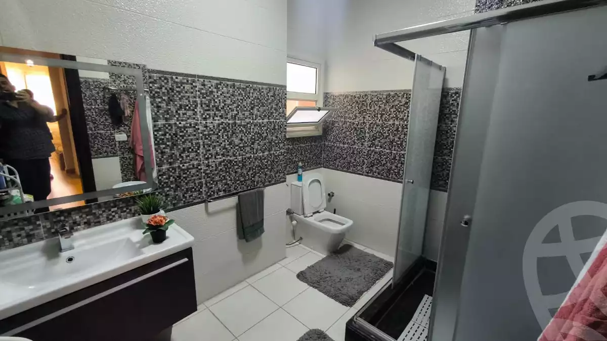 https://aqarmap.com.eg/en/listing/5870700-for-rent-cairo-new-cairo-compounds-les-rois