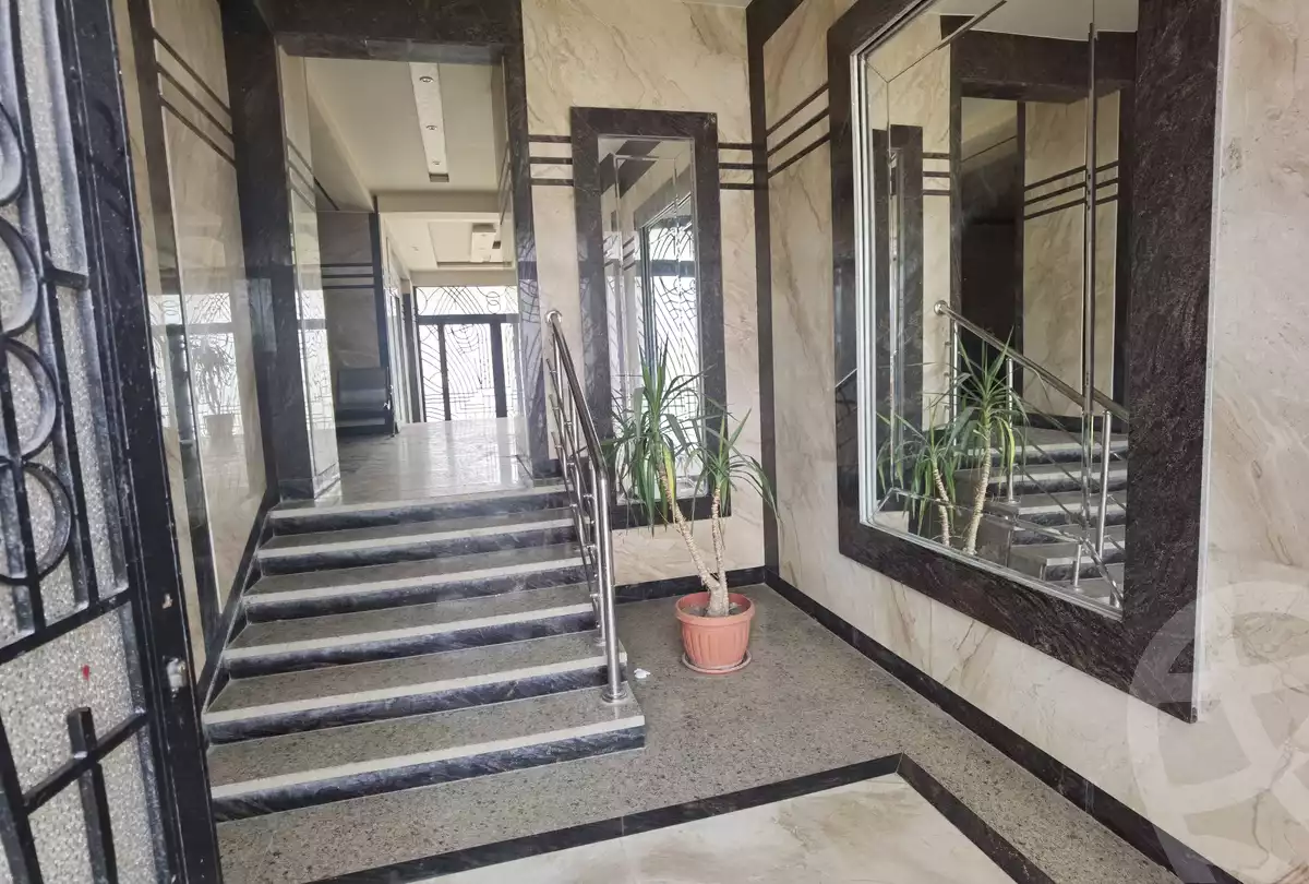 https://aqarmap.com.eg/en/listing/5872021-for-sale-sharqia-zagazig-zagazig-city-tolba-awaida-st