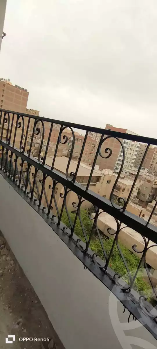 https://aqarmap.com.eg/en/listing/5872784-for-sale-cairo-helwan-helwan-el-sharkeya-mostafa-safwat-st