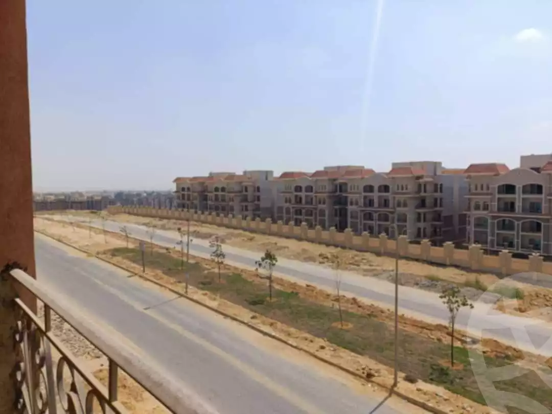 https://aqarmap.com.eg/en/listing/5877611-for-sale-cairo-new-cairo-compounds-loaloat-new-cairo