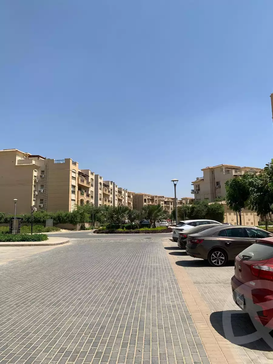 https://aqarmap.com.eg/en/listing/5881943-for-sale-cairo-new-cairo-compounds-stwn-ryzydns-by-ar-y-llttwyr