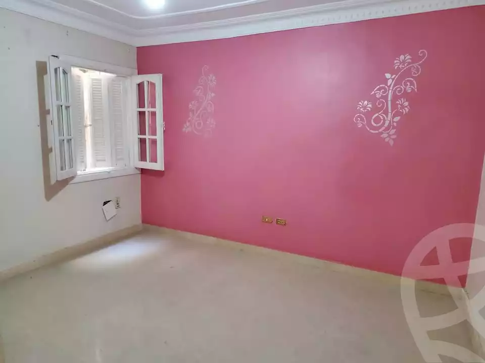 https://aqarmap.com.eg/en/listing/5885888-for-sale-alexandria-ganaklis-shr-mrtdy-bsh