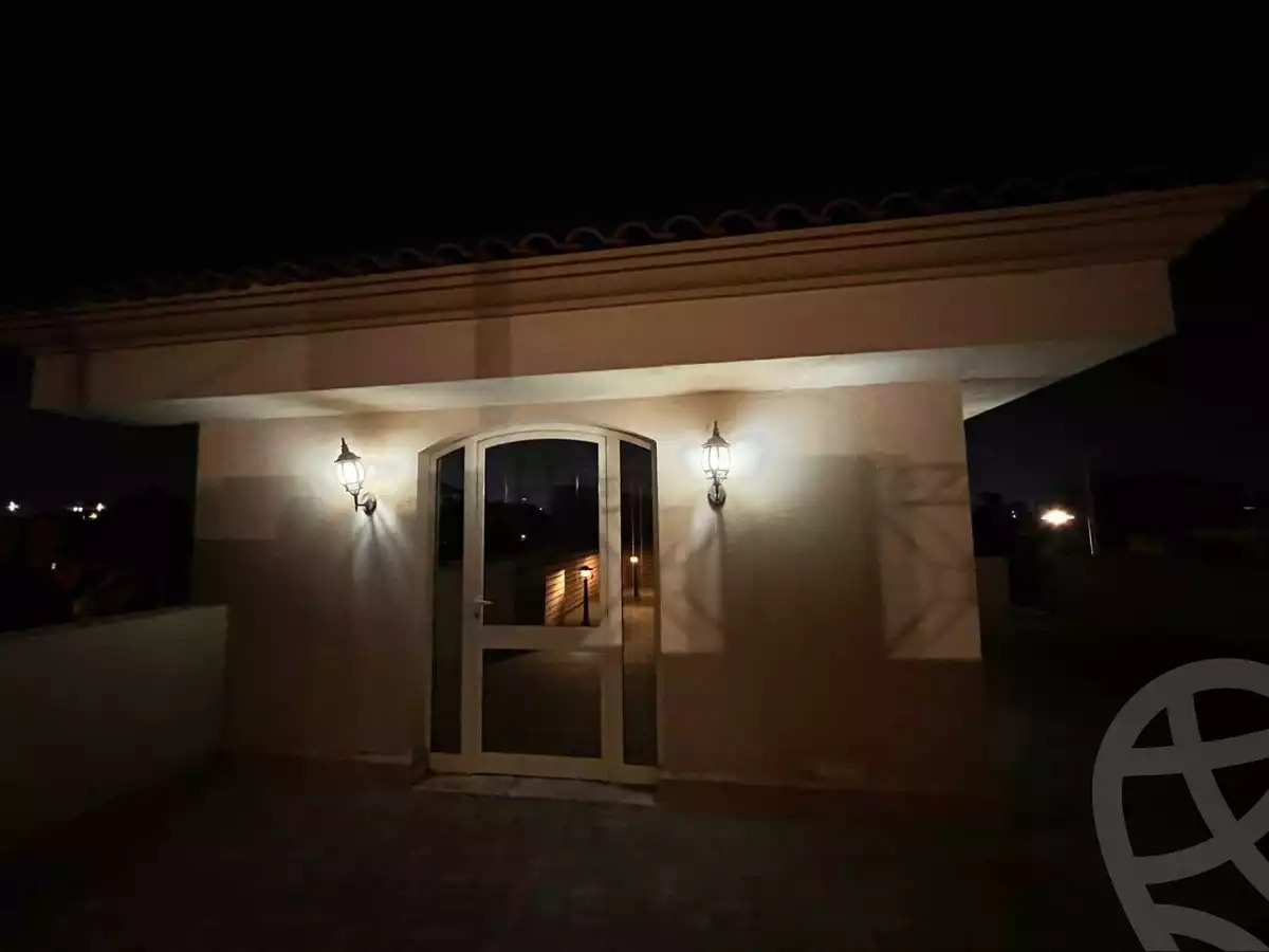 https://aqarmap.com.eg/en/listing/5888873-for-sale-cairo-el-sheikh-zayed-city-compounds-royal-city
