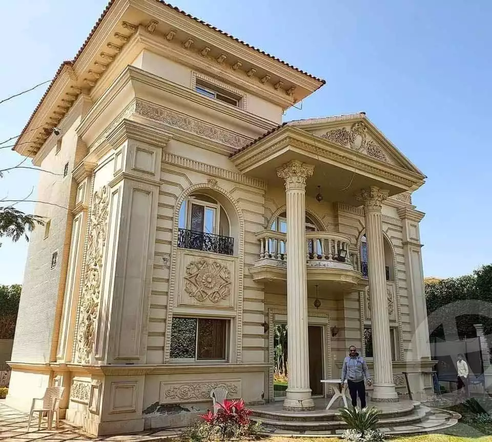https://aqarmap.com.eg/en/listing/5888902-for-sale-cairo-el-sheikh-zayed-city-compounds-royal-city