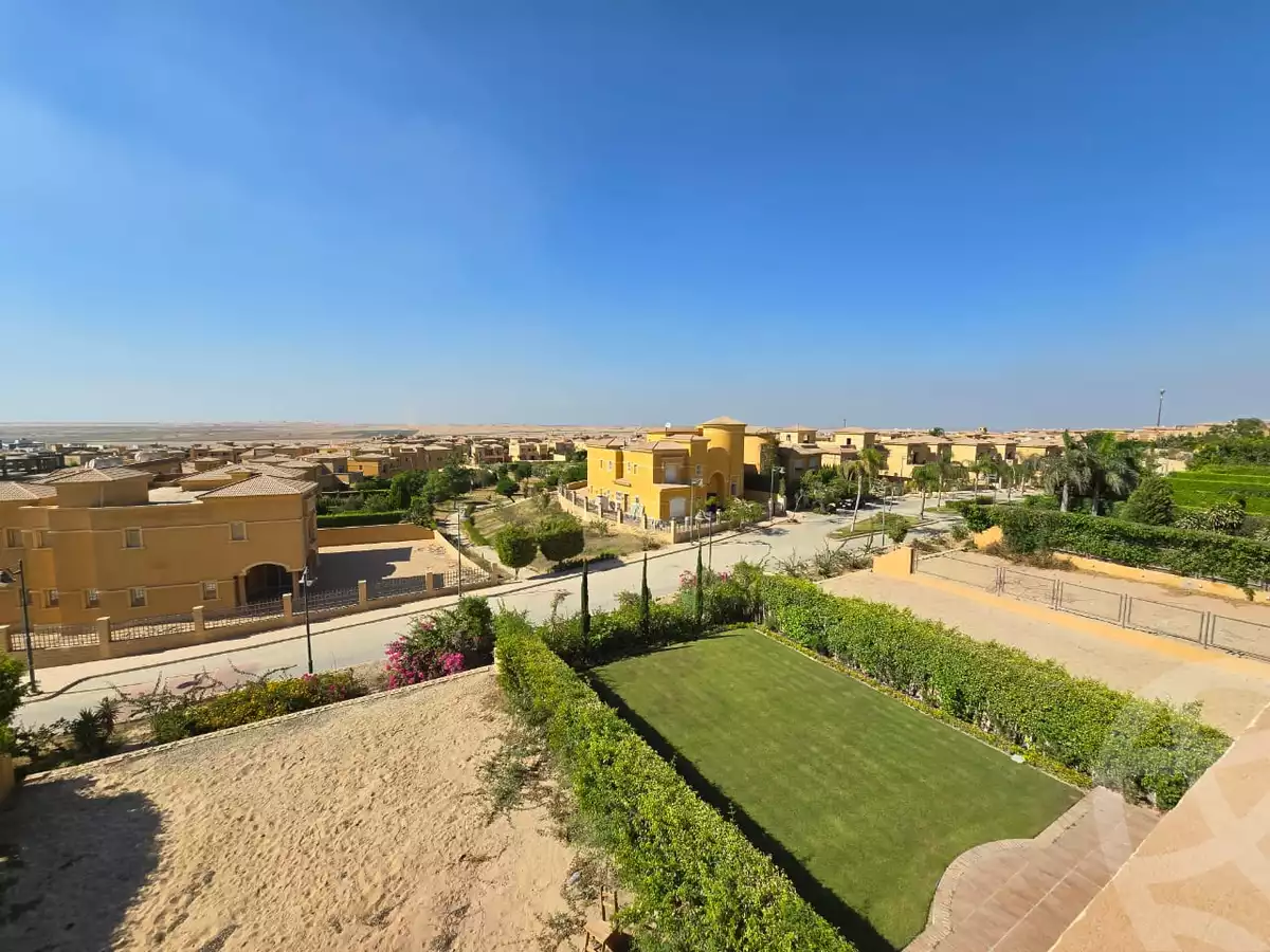 https://aqarmap.com.eg/en/listing/5889056-for-sale-cairo-el-sheikh-zayed-city-compounds-royal-meadows