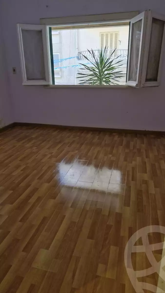 https://aqarmap.com.eg/en/listing/5895070-for-sale-alexandria-lauran