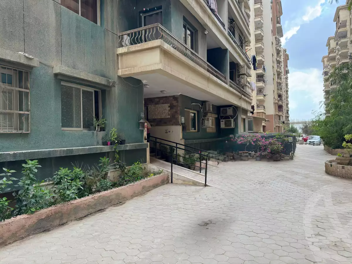 https://aqarmap.com.eg/en/listing/5895246-for-sale-cairo-nasr-city-compounds-amaer-madinat-nasr