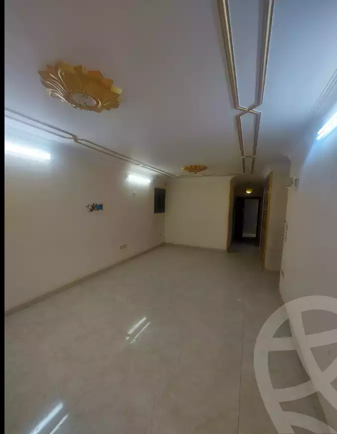 https://aqarmap.com.eg/en/listing/5897178-for-sale-cairo-helwan-helwan-el-sharkeya-mostafa-safwat-st