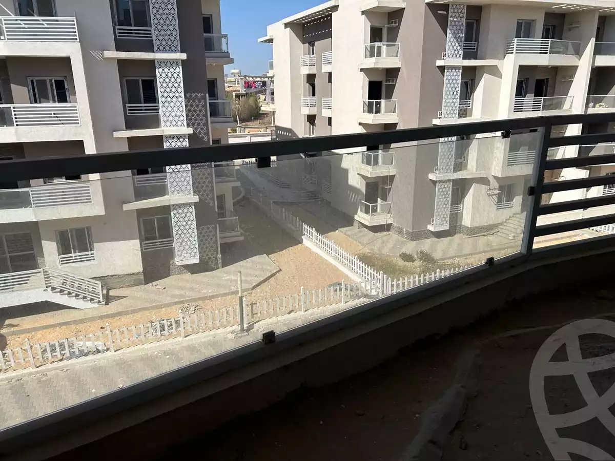 https://aqarmap.com.eg/ar/listing/5901108-for-sale-cairo-el-sheikh-zayed-city-compounds-el-khamayel