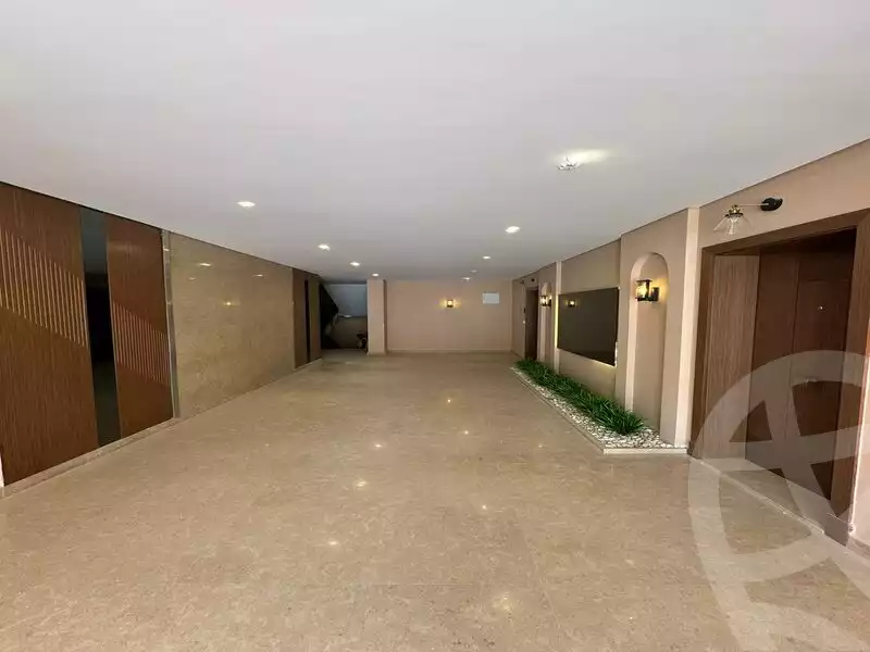 https://aqarmap.com.eg/en/listing/5902978-for-sale-cairo-el-sheikh-zayed-city-compounds-kmbwnd-fyldj-wyst-dr-llttwyr