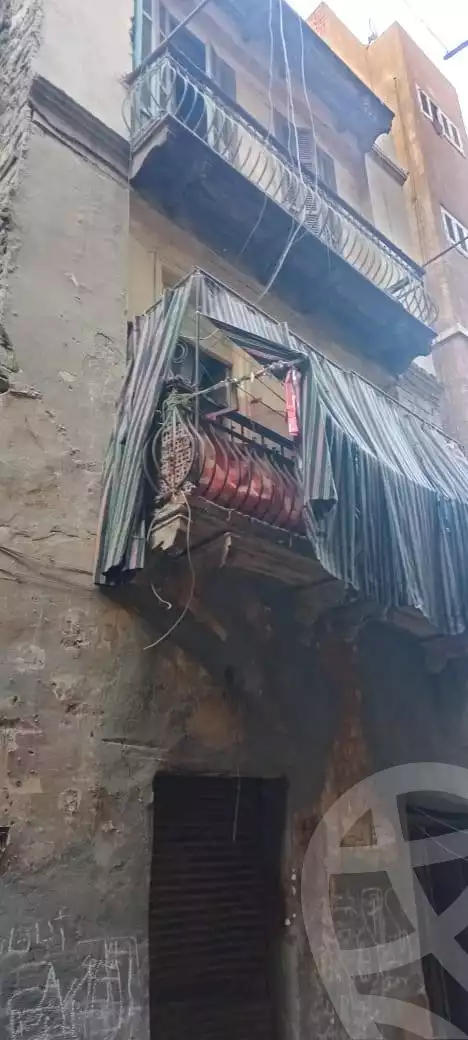 https://aqarmap.com.eg/en/listing/5904960-for-sale-cairo-downtown-el-azbakya-bab-el-bahr-st