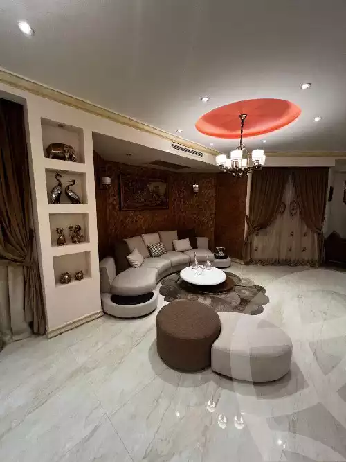 https://aqarmap.com.eg/en/listing/5906330-for-sale-cairo-new-cairo-compounds-nakhil-village