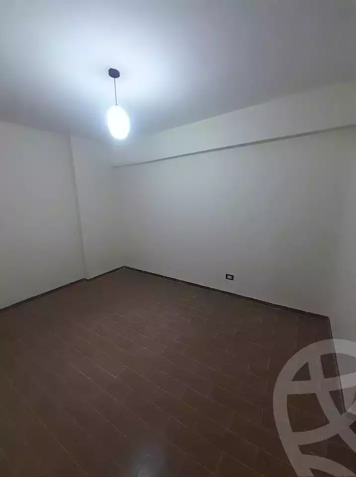 https://aqarmap.com.eg/en/listing/5912844-for-rent-alexandria-shds